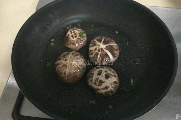 ，碧绿菜胆扒花菇。的做法图解5
