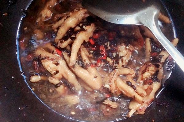 梅干菜烧鸡爪的做法图解6