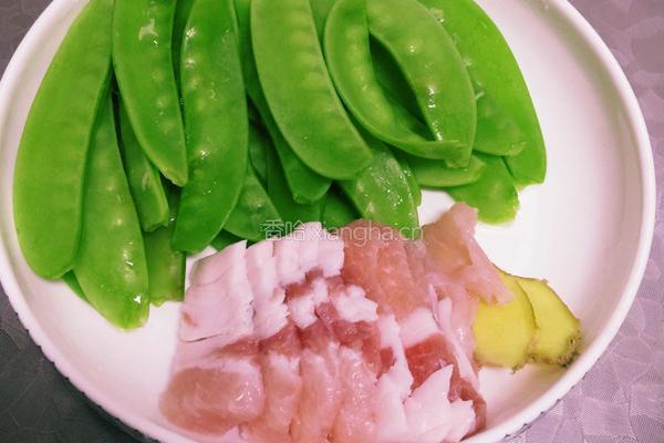 荷兰豆炒肉的做法图解1