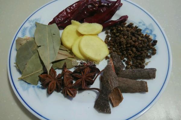 香辣卤肉卷的做法图解1