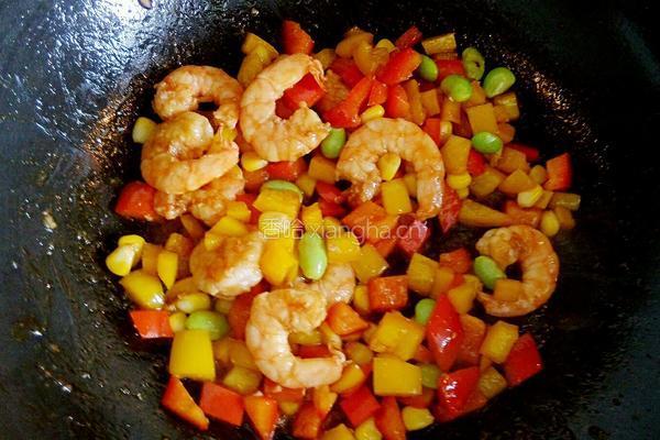 虾仁彩椒炒饭的做法图解5
