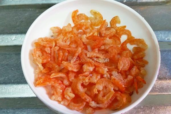 虾米炒卷心菜的做法图解1