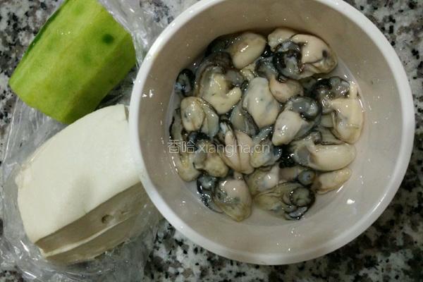 海蛎子豆腐汤的做法图解1