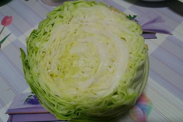 手撕卷心菜的做法图解1