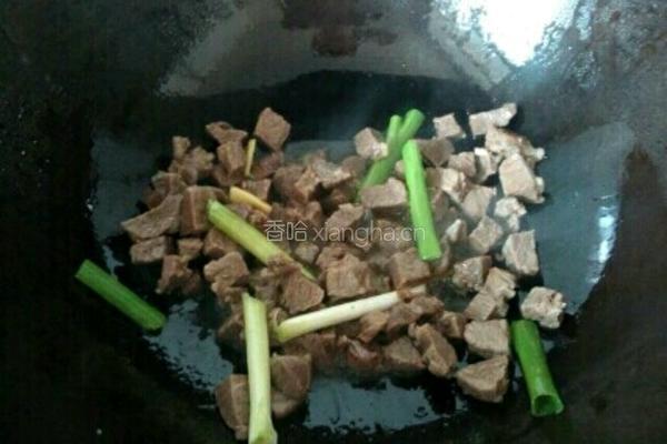 西红柿炖牛肉的做法图解5