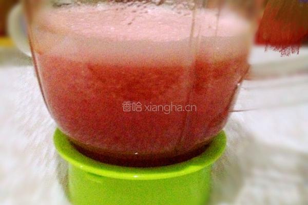 蜂蜜西瓜汁的做法图解3