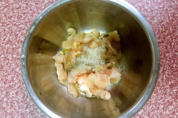 卷心菜炒鸡肉的做法图解3