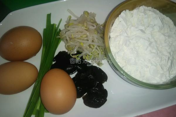 绿豆芽煎饼的做法图解1