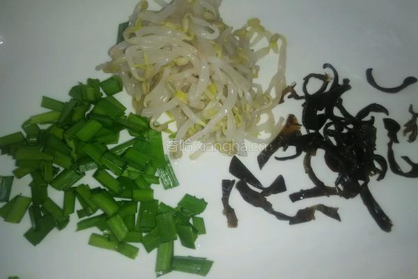 绿豆芽煎饼的做法图解2