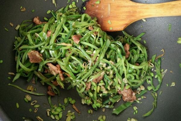 扁豆丝炒肉的做法图解8