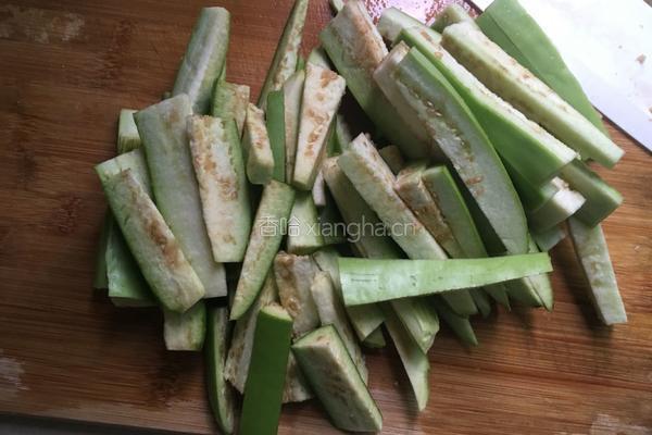 绿茄子炒豆角的做法图解2
