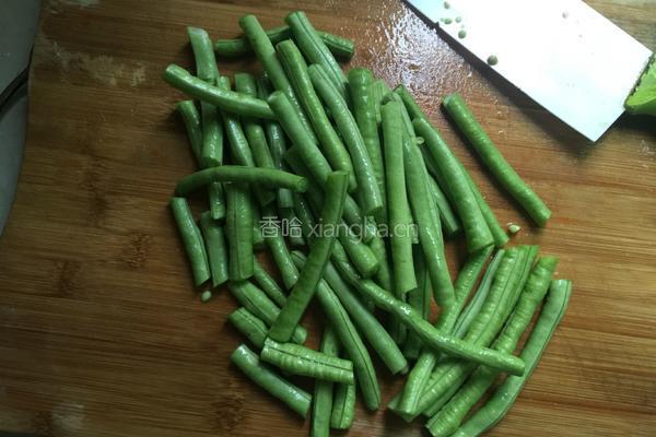 绿茄子炒豆角的做法图解3