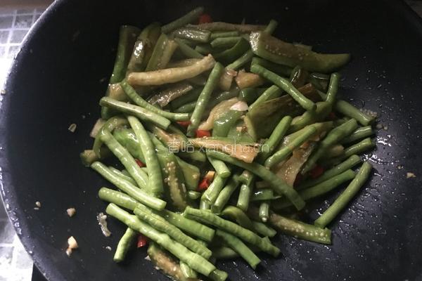 绿茄子炒豆角的做法图解10