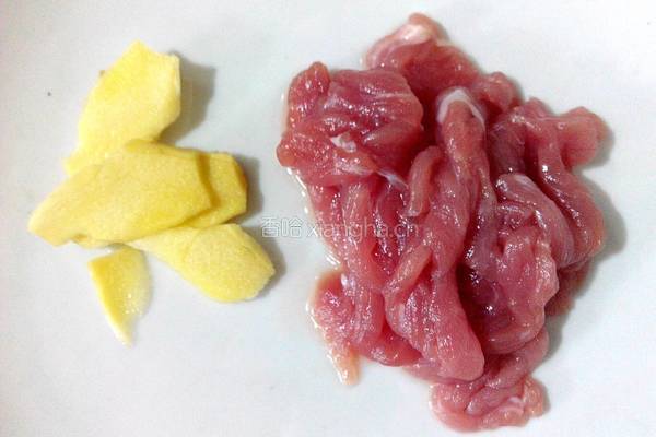 瘦肉绿豆芽汤的做法图解2