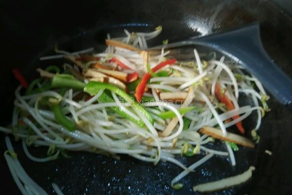 绿豆芽炒豆干的做法图解2