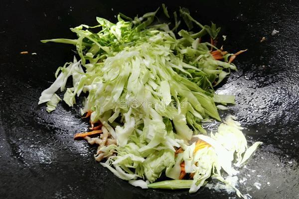 卷心菜炒面的做法图解7