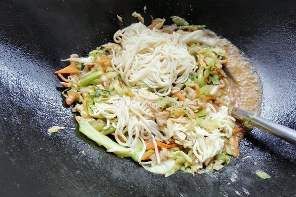 卷心菜炒面的做法图解8