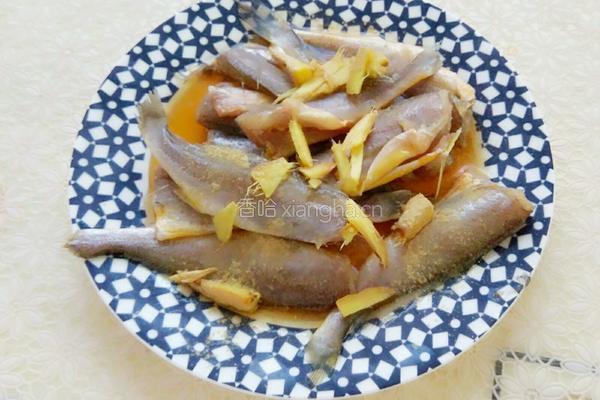 油炸黄花鱼的做法图解1