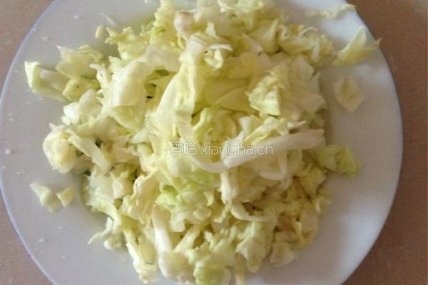 卷心菜鸡蛋煎饼的做法图解1