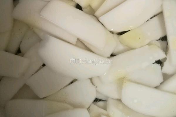 肉末泡菜炒年糕的做法图解2
