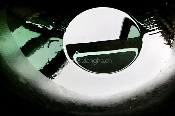 黄瓜炒荔枝的做法图解2