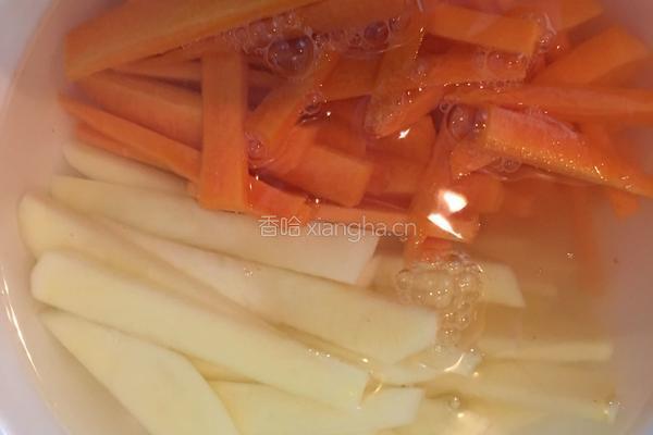 胡萝卜土豆饼的做法图解3