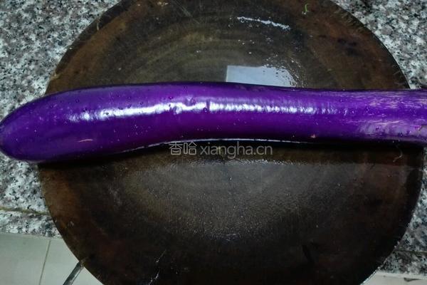 茄子豆角炒肉的做法图解1