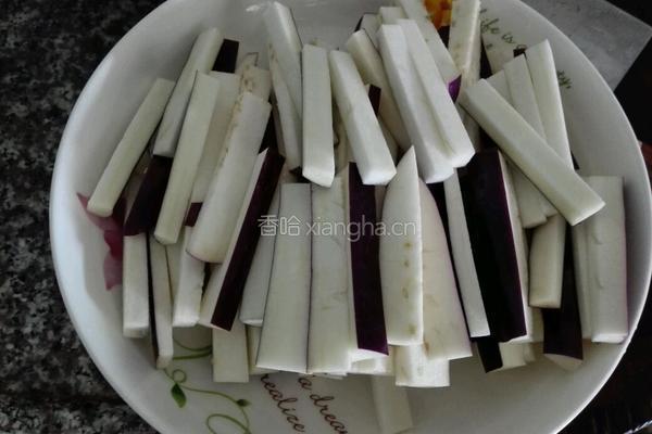 茄子豆角炒肉的做法图解2