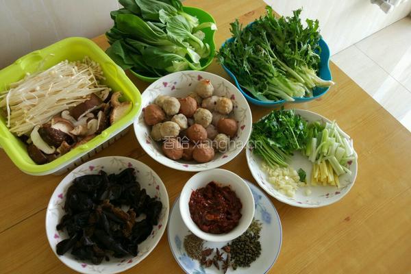 麻辣香菇鱼丸的做法图解1
