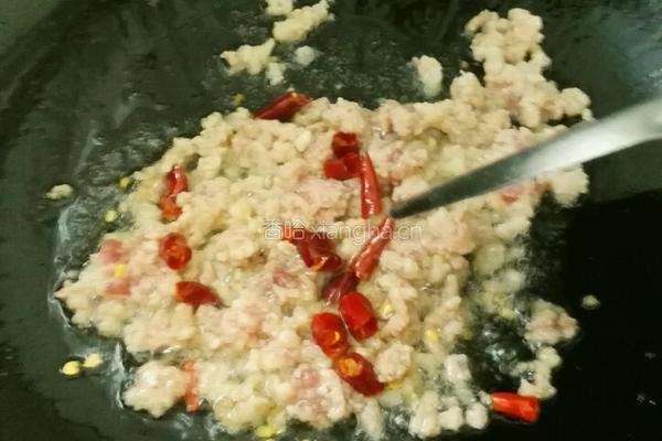 绿豆芽炒肉沫的做法图解4