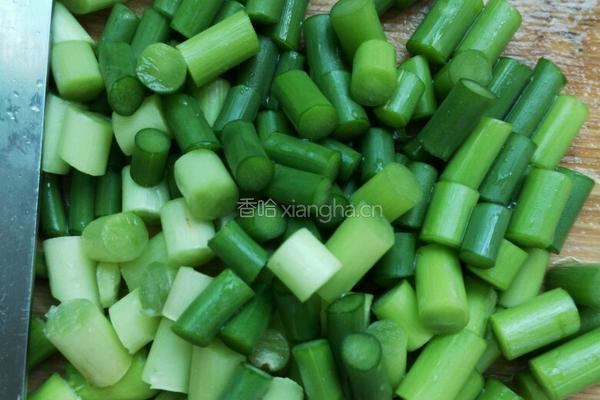 蒜苔炒鸡肾的做法图解6