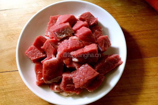 红萝卜炖牛肉的做法图解3