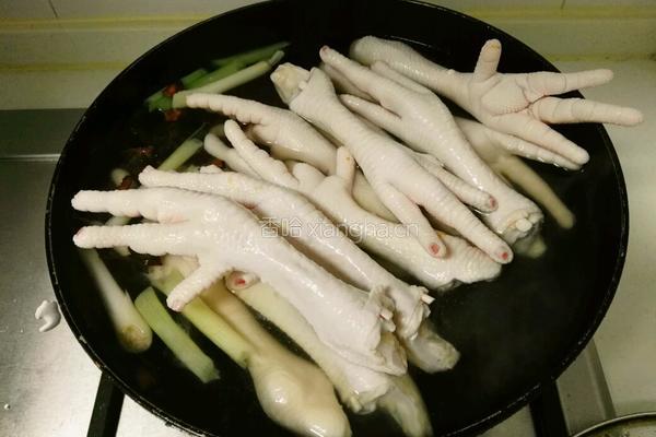 凤爪拾珍珠的做法图解3