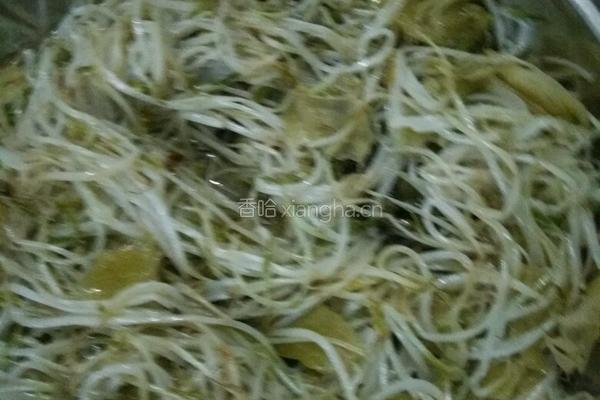 绿豆芽炒咸菜的做法图解7