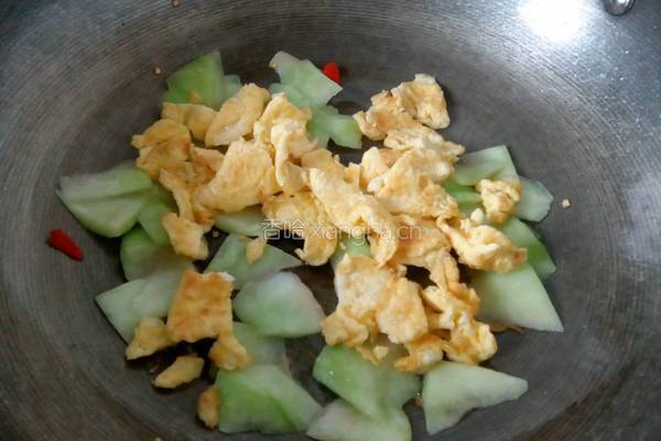 西瓜皮榨菜炒蛋的做法图解7