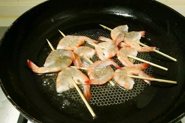 烧烤味煎虾的做法图解5
