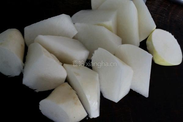 萝卜煮骨头的做法图解2