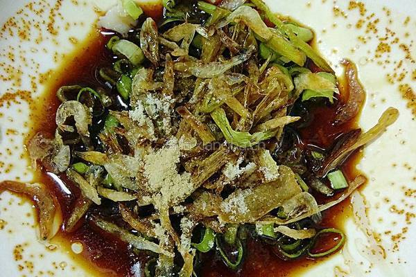 虾籽葱油面的做法图解3