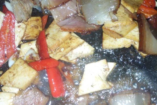 豆干炒腊肉的做法图解5
