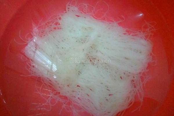 生菜包虾米粉丝的做法图解2