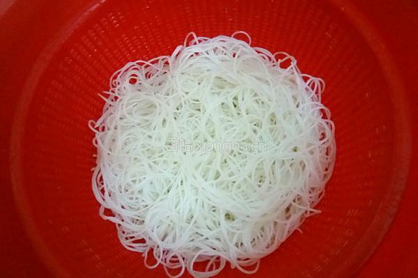 生菜包虾米粉丝的做法图解5