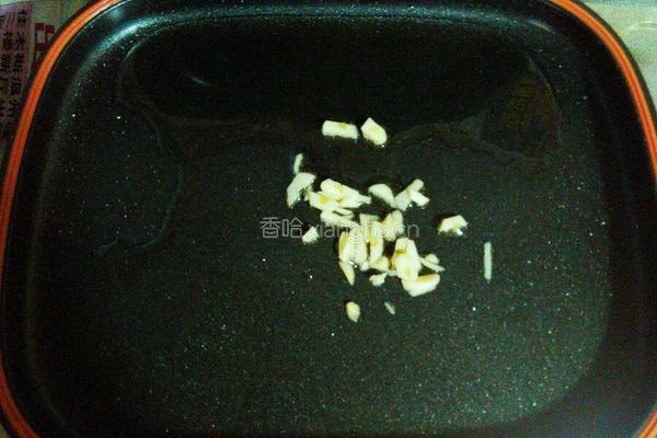 香菇炒胡萝卜尖椒丝的做法图解6