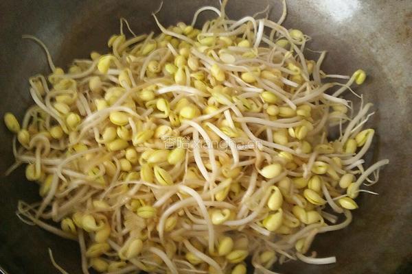 豆芽炒辣椒的做法图解3