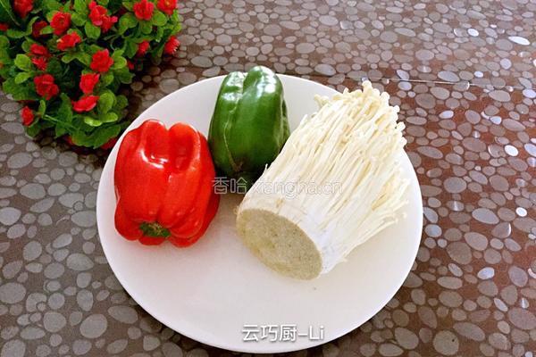 双彩拌金针菇的做法图解1