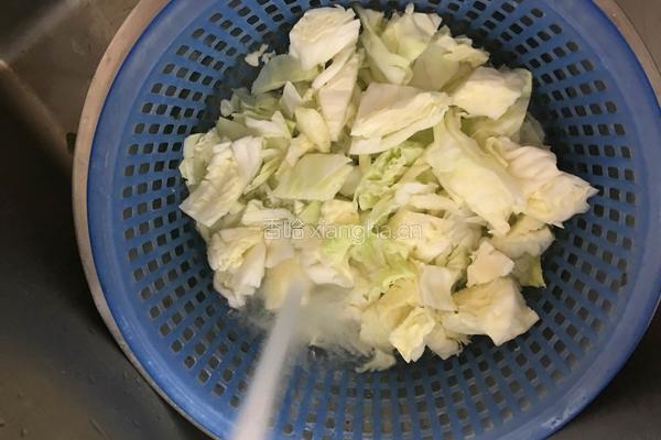 香肠菜饭的做法图解2