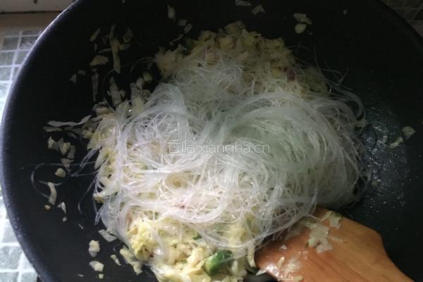 卷心菜炒粉丝的做法图解9