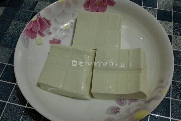 金黄嫩豆腐的做法图解1