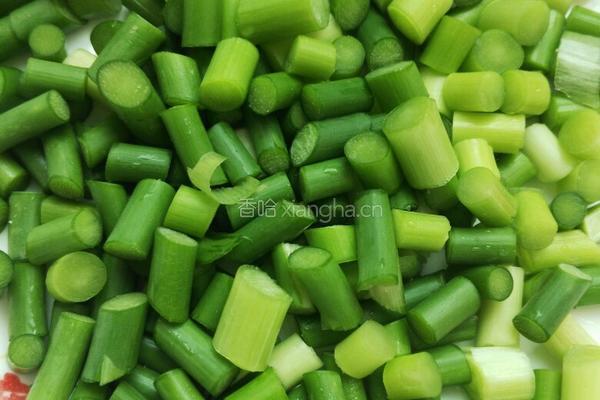 蒜苔炒肉末的做法图解1