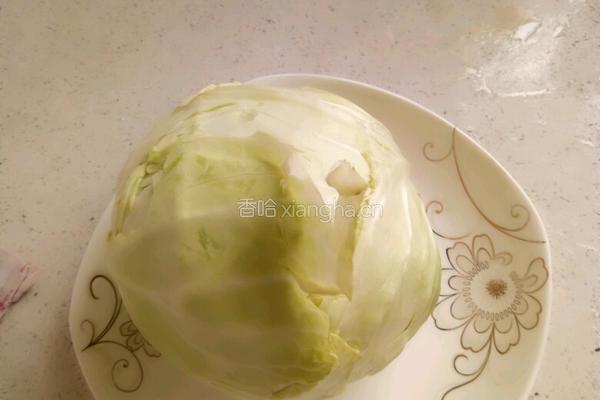 卷心菜炒肉片的做法图解1