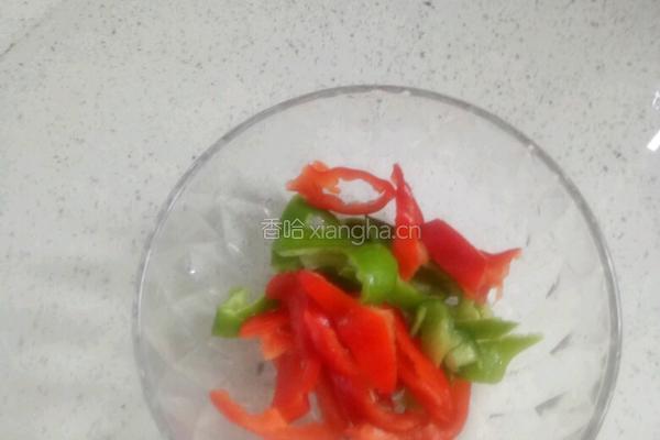 卷心菜炒肉片的做法图解2